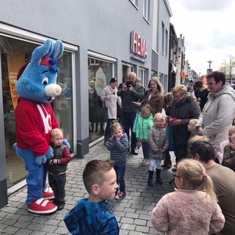Bobo-meet-en-greet_Winkelcentrumentertainment_Winkelcentrumpromotie Bobo huren voor winkelcentrumpromotie en activatie