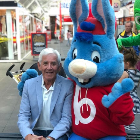 Bobo_meet-en-greet_kinderentertainment_Winkelcentrumentertainment Bobo mascotte act huren voor winkelcentrum event