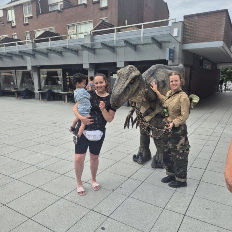Dino-2 Meet & Greet Velociraptor in het winkelcentrum