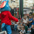 Bobo show , Bobo show inhuren, Bobo show tv karakters inhuren, tv karakters festival, kinderentertainment, entertainment voor kinderen, Winkelcentrumpromotie, promotie winkelcentrum, winkelcentrum entertainment, entertainment voor winkelcentrum, entertainmentbureau, Liedjes show, kinder show, muziek show, Bobo ontmoeten, Bobo, Tjerk en Krabbel