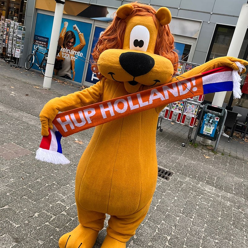 Loekie de Leeuw, Loekie de Leeuw inhuren, inhuren Loekie de Leeuw, event met Loekie de Leeuw, meet & greet met Loekie de Leeuw, Loekie de Leeuw meet & greet, kinderentertainment, entertainment voor kinderen, Winkelcentrumpromotie, promotie winkelcentrum, winkelcentrum entertainment, entertainment voor winkelcentrum, entertainmentbureau,