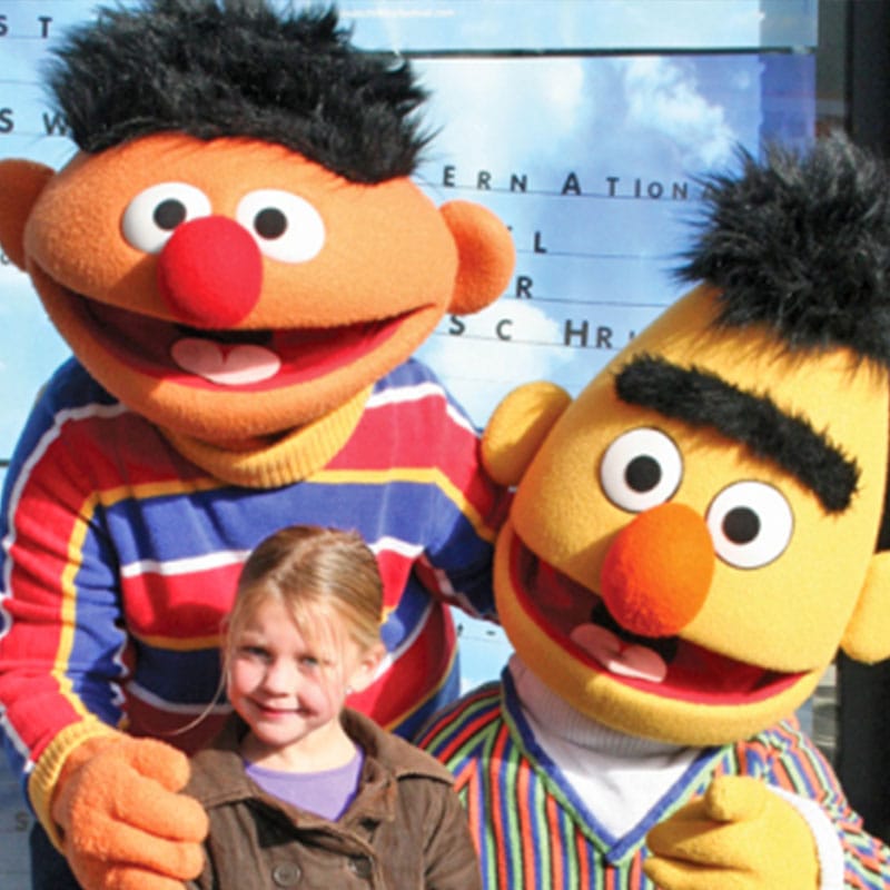 Bert en Ernie, Bert en Ernie inhuren, inhuren Bert en Ernie, event met Bert en Ernie, meet & greet met Bert en Ernie, Bert en Ernie meet & greet, kinderentertainment, entertainment voor kinderen, Winkelcentrumpromotie, promotie winkelcentrum, winkelcentrum entertainment, entertainment voor winkelcentrum, entertainmentbureau,
