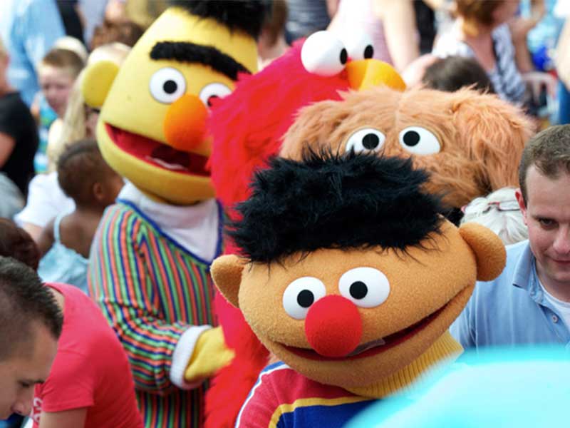 Sesamstraat Parade, Sesamstraat Parade inhuren, inhuren Sesamstraat, event met Sesamstraat, Sesamstraat Parade, meet & greet met Sesamstraat, meet & greet, kinderentertainment, entertainment voor kinderen, Winkelcentrumpromotie, promotie winkelcentrum, winkelcentrum entertainment, entertainment voor winkelcentrum, entertainmentbureau,